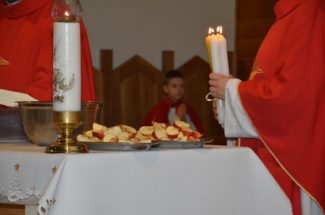 Thumbnail for the post titled: Poświęcenie świec i jabłek na wspomnienie św. Błażeja – męczennik